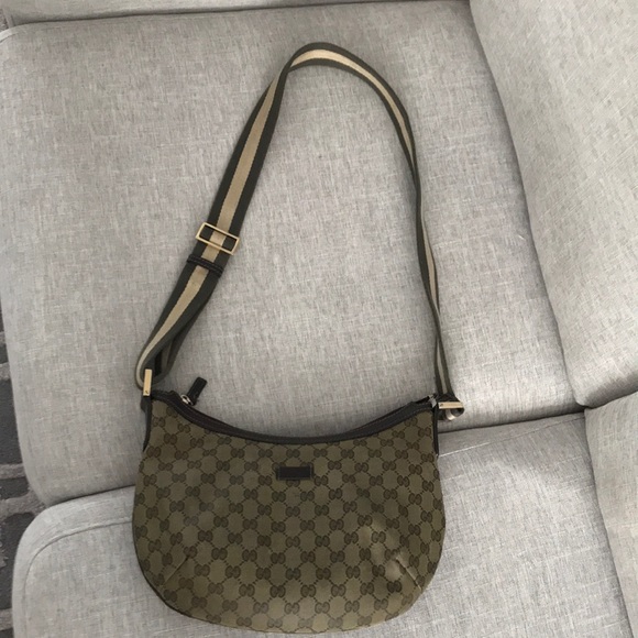 *SOLD* Ladies Authentic Gucci crossbody bag - Picture 1 of 13